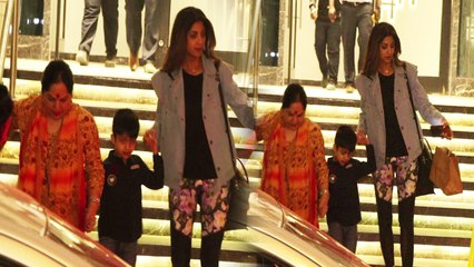Shilpa Shetty spotted in blue denim jacket with flower patch black Jagging: watch video |Boldsky