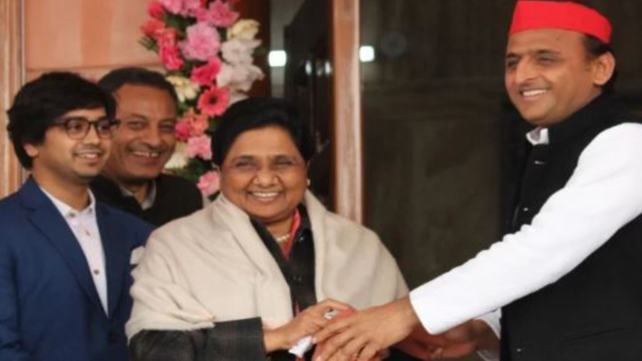 Mayawati ने अपने Niece Akash Anand के Politics में आने पर क्या कहा ? | वनइंडिया हिंदी
