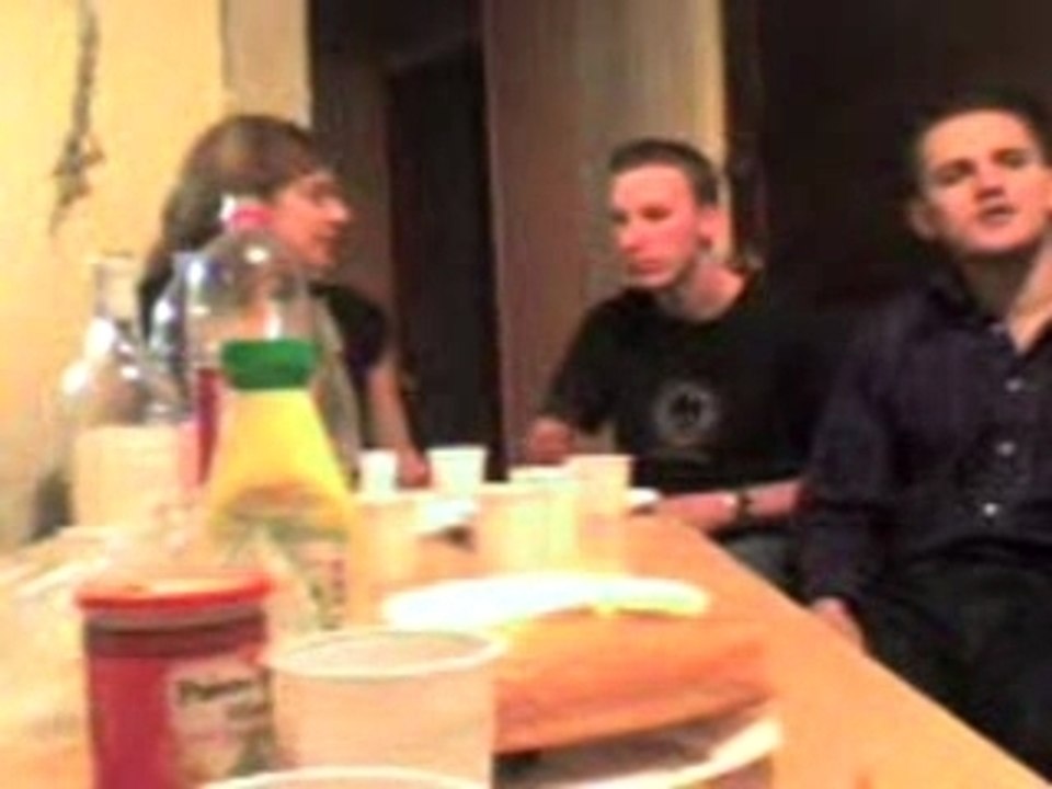 Soirée chez la coloc debut mars 2007 video 0