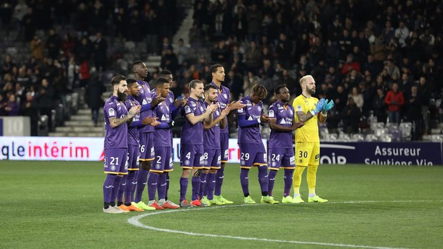 À l'occasion de TFC/Lyon, le Stadium, les deux équipes et le Coach Casanova rendent hommage à Christophe Marche