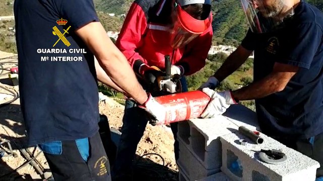 Guardia Civil: Labores de rescate del niño Julen en el pozo de Totalán en Málaga