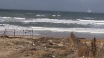 Mısır Balıkçı Teknesi Gazze Sahillerine Sürüklenip Parçalandı
