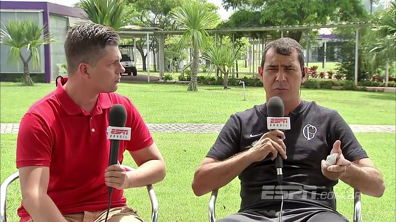 Carille relembra história de Arana e abre portas a jogador