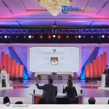 Jalannya Debat Capres Perdana Memanas, Prabowo Joget di Atas Panggung Lalu Dipijit Sandiaga