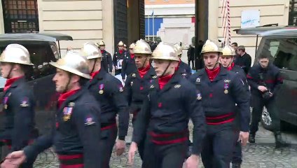 Explosion: cérémonie d'hommage aux pompiers morts rue de Trévise
