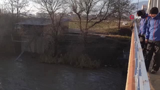 Jak Timi Büyük Menderes Nehri'ne Düşen Şahsı Arıyor