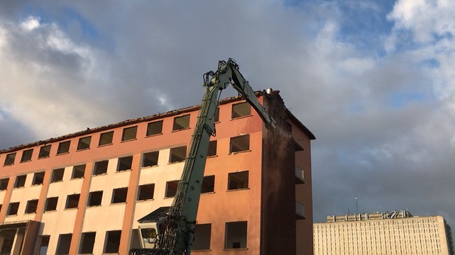 Démolition de l école en soins infirmiers