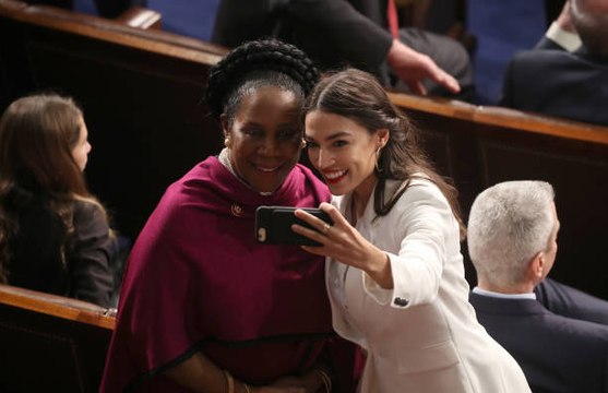Alexandria Ocasio-Cortez Is Giving Twitter Classes to Fellow Democrats
