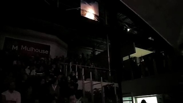 Des gilets jaunes perturbent le discours de Michèle Lutz