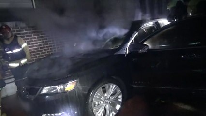 다세대주택에 주차된 차량에 불 / YTN