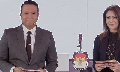 Télécharger la video: Ini Visi Misi Jokowi-Ma'ruf dan Prabowo-Sandi (Debat Pertama Pilpres 2019 - Bag 1)