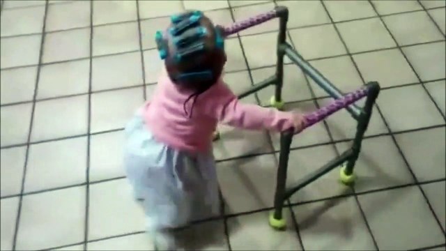 Il déguise sa fille en mamie! Adorable