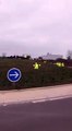 Les gilets jaunes sur un rond point à Dieppe