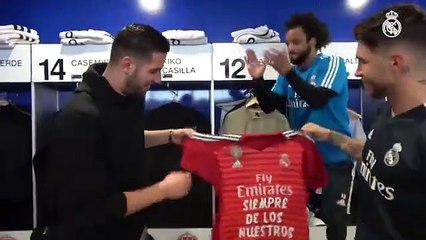 Homenaje del Real Madrid en el vestuario para despedir a Kiko Casilla