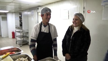 Alanya’da zihinsel engelli öğrenciler turizm işçisi oldu