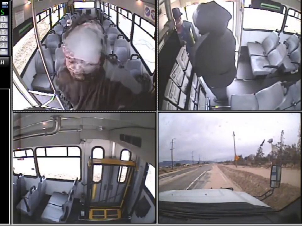 Un homme agresse un chauffeur de bus et le laisse sur le trottoir