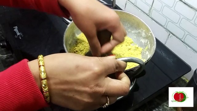 10 मिनिट में बनाये स्वाद से भरपूर बेसन का पराठा