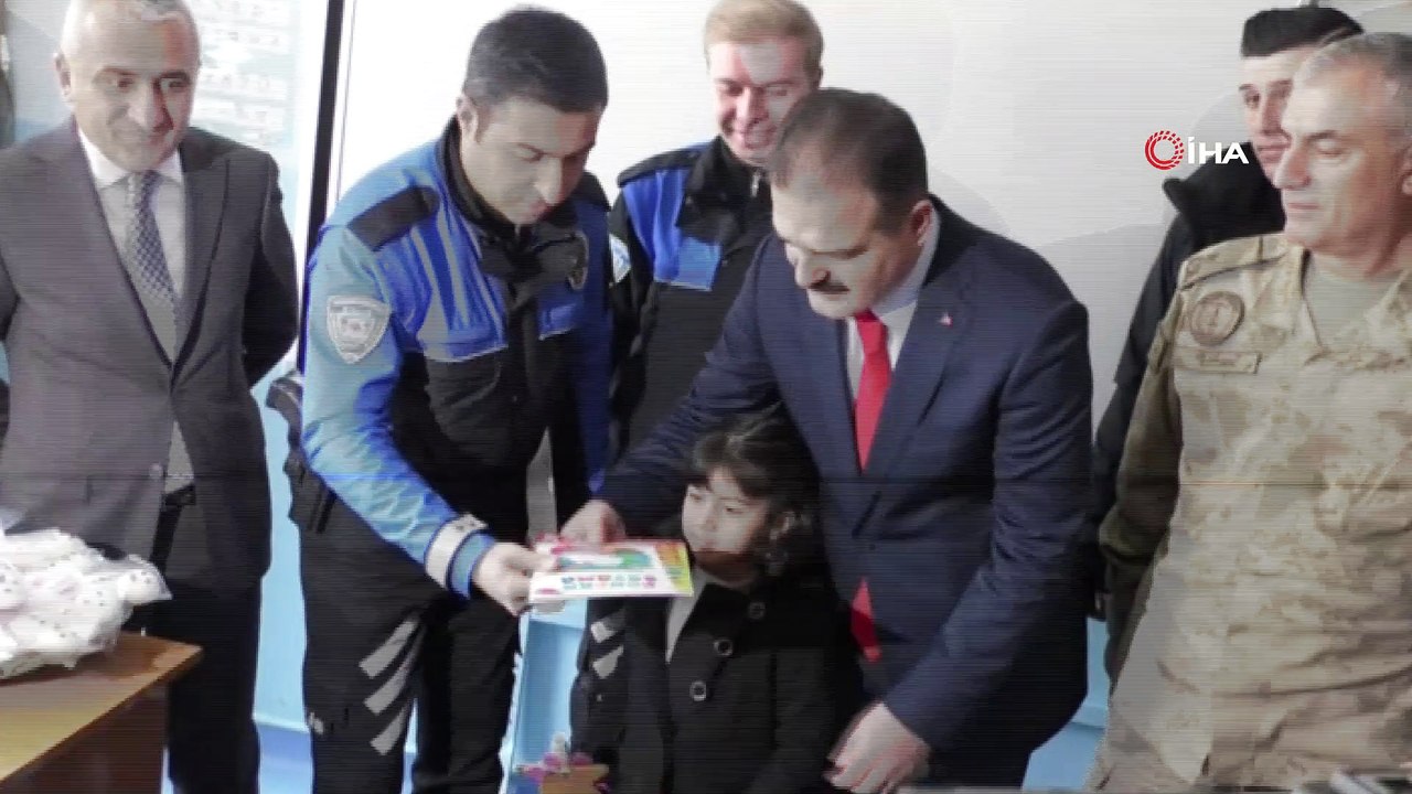 Hakkari’de 70 bin 674 öğrenci karne heyecanı yaşadı