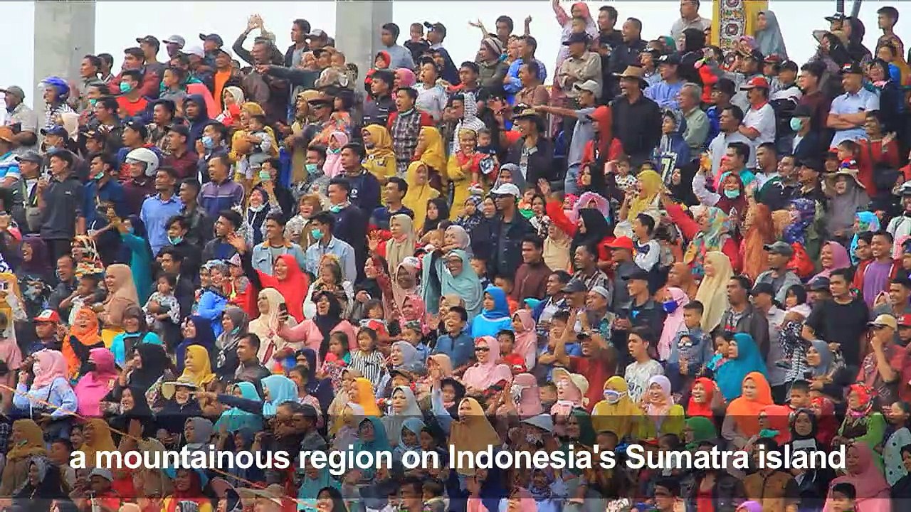 Teens jockey in Indonesia's traditional horse racing