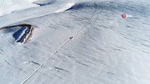 Snowboard ile kayarken kara saplanan avukatı kurtarma operasyonu saniye saniye drone ile görüntülendi