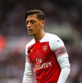 Arsenal Teknik Direktörü, Mesut Özil'in Takımdan Ayrılacağını Düşünmüyor