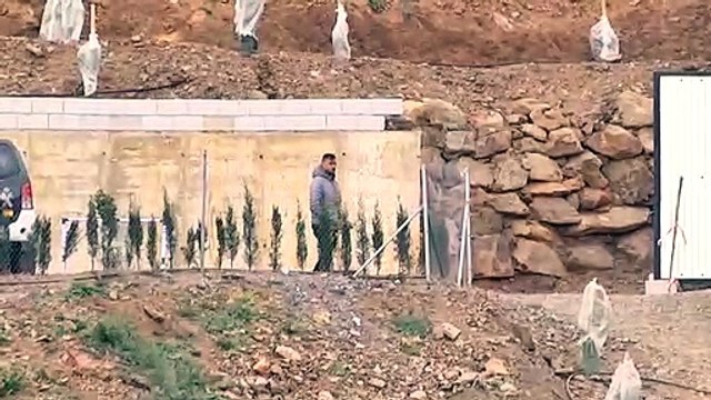 La perforadora que excavará los dos túneles verticales se encuentra ya en la zona próxima al rescate