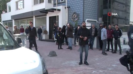 İş Bulamayan Genç İntihara Kalkıştı, Vatandaşlar Görüntülemek İçin Birbiriyle Yarıştı