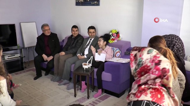 Serebral Palsi Hastası öğrenci karnesini evinde aldı
