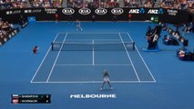 لقطة: تنس: بطولة استراليا المفتوحة: شارابوفا تطيح بحاملة اللقب فوزنياكي