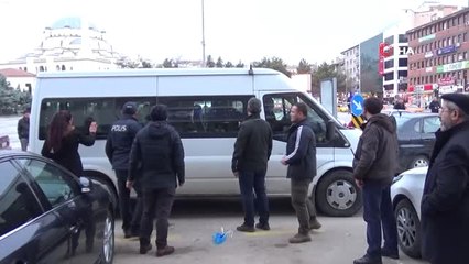 Tutuklanan Şahıs Gazetecilere Böyle Saldırdı