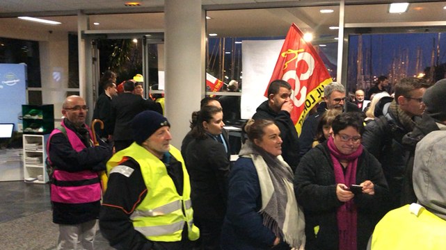 Manifestation lors des vœux à Lorient Agglomération