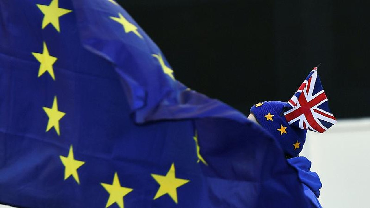 Brexit: Ταράζουν τα νερά Μπόρις Τζόνσον και Νάι...