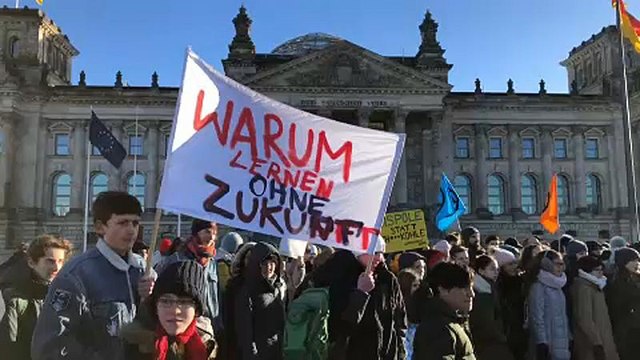 A klímaváltozás ellen tüntettek diákok