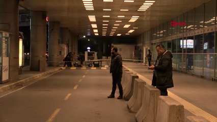 İstanbul- Atatürk Havalimanı'nda Şüpheli Çantalar Polisi Alarma Geçirdi