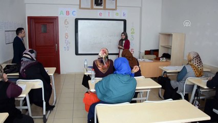 Okuma yazma öğrenen kursiyerlerin sertifika sevinci - YOZGAT