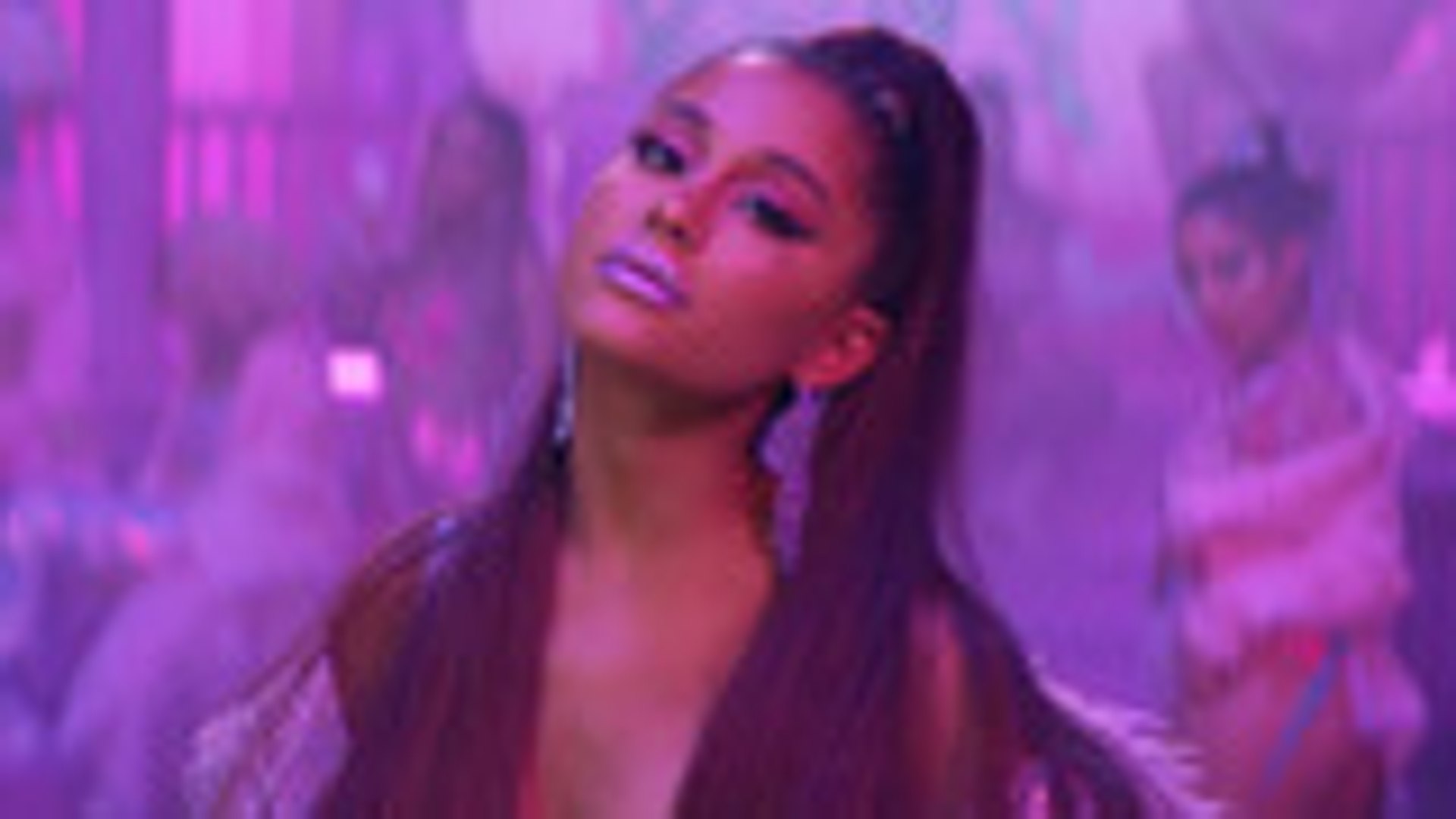 Ariana Grande Delivers Video For Latest Track 7 Rings Billboard News Video Dailymotion