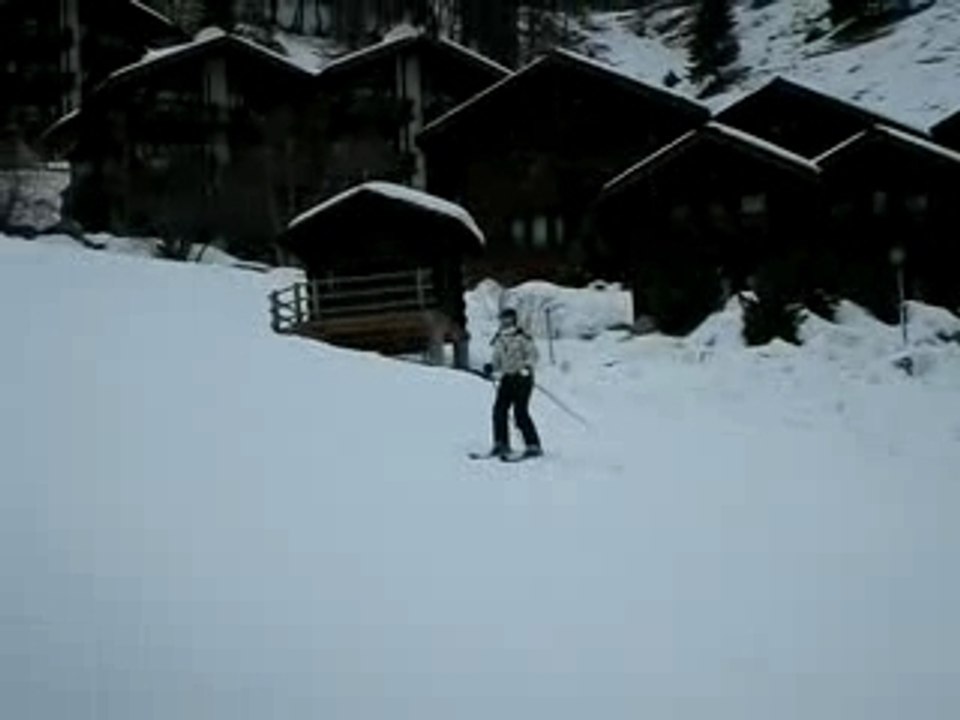 mathilde au ski à grimentz