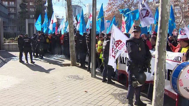 Alcoa y sindicatos confían en encontrar soluciones tras el preacuerdo