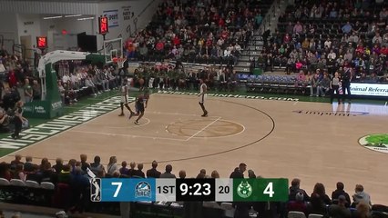 Melvin Frazier Jr. hammers it home