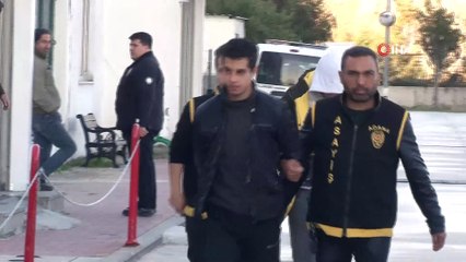 Yurda gitmek isteyen üniversite öğrencilerini gasp ettiler