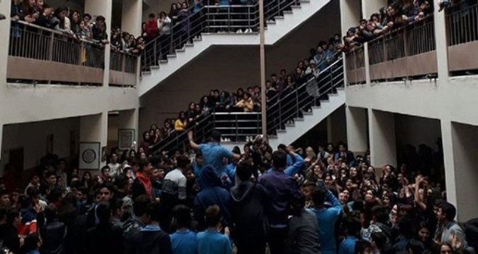 Okuldaki Tacizi Protesto Eden Öğrencilere, Karne Günü Takdir-Teşekkür Belgesi Verilmedi