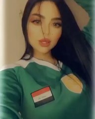 تعرفوا على الحسناء التي خطفت الأنظار في مباراة منتخب العراق بكأس آسيا