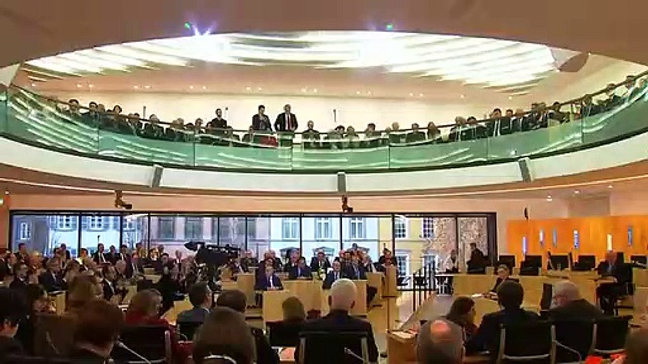 Bouffier wirbt für respektvolles miteinander