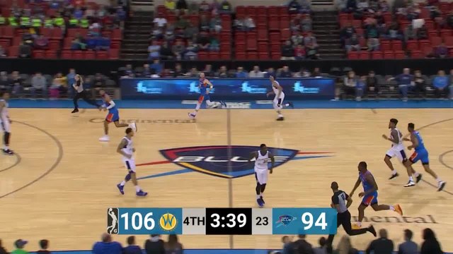 Deonte Burton with 5 Steals vs. Santa Cruz Warriors