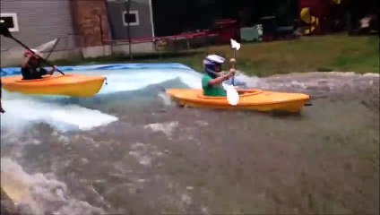Ils font du kayak dans leur jardin !