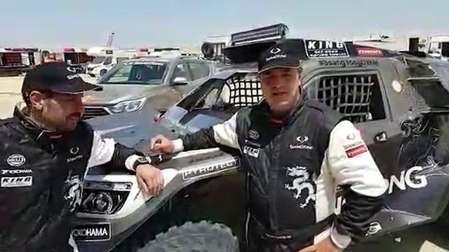 Óscar Fuertes y Diego Vallejo, en meta del Dakar 2019 con el SsangYong Rexton DKR