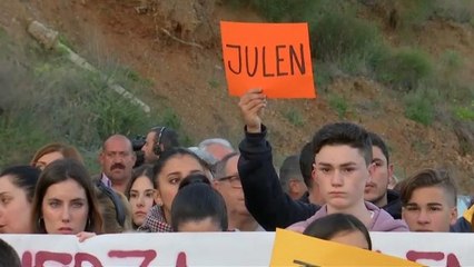 استعمال آلات ضخمة لإنقاذ طفل وقع في بئر سحيقة في إسبانيا