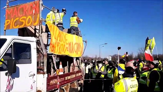 Saint-Avold : le début de la marche des Gilets jaunes