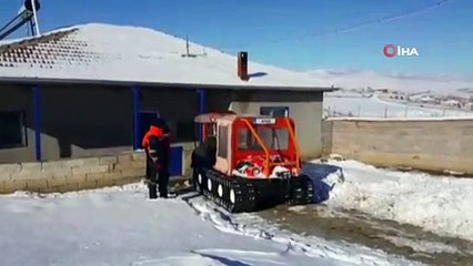 Köyde mahsur kalan hastayı AFAD ekibi hastaneye ulaştırdı