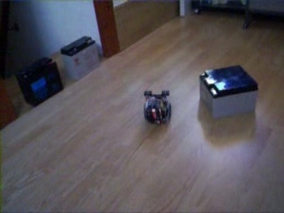 8P un robot homemade qui évite les obstacle par JEF